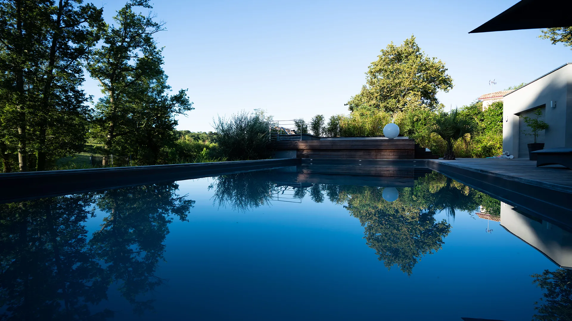 piscine-maconné-gujan-mestras-bord-bois